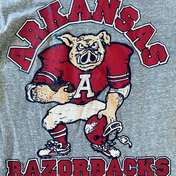 Soft vintage Razorbacks tee - Picture 2 of 4